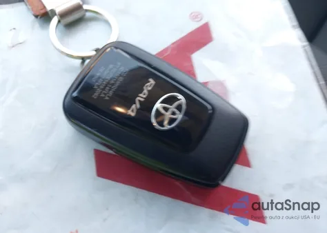 2023 Toyota Rav4 Hybrid Xle Premium z USA, uszkodzony, nr VIN JTMB6RFV8PD083629